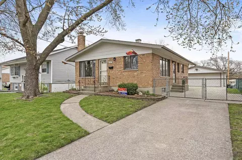 921 Highland Ave, Thornton, IL 60476