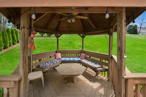 Exterior - 4285 Haman Ave, Hoffman Estates, IL 60192 photo 2 of 4