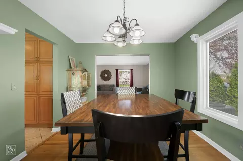 Dining - 4285 Haman Ave, Hoffman Estates, IL 60192 photo 1 of 1