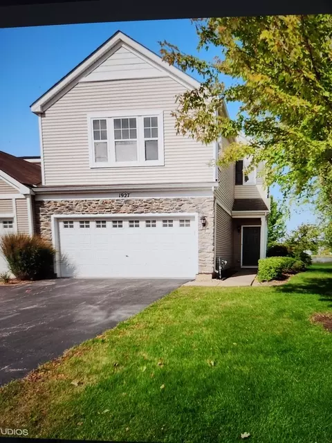 1927 Cobblestone Dr, Carpentersville, IL 60110
