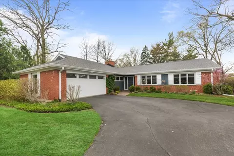 885 Timber Hill Rd, Highland Park, IL 60035