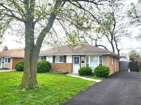 673 E 155th St, South Holland, IL 60473