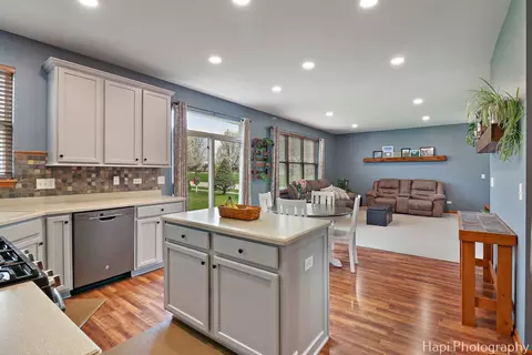 1701 Dundalk Ln, Mchenry, IL 60050 photo 12