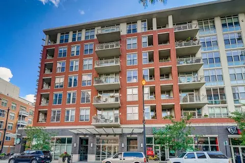 1001 W Madison St #215, Chicago, IL 60607