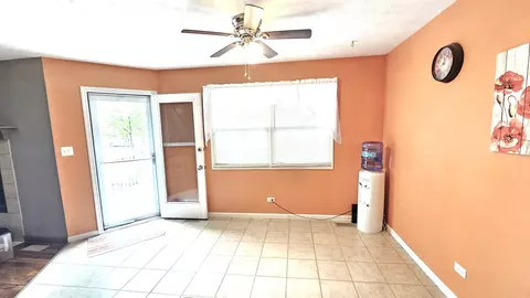 2205 Daffodil Dr, Crest Hill, IL 60403 photo 7