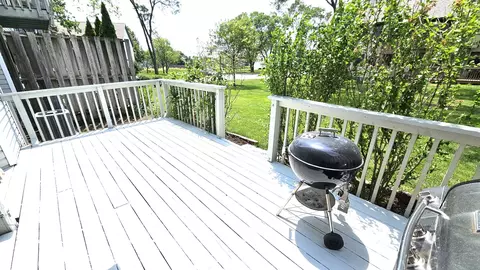 2205 Daffodil Dr, Crest Hill, IL 60403 photo 4