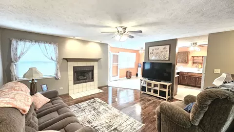 2205 Daffodil Dr, Crest Hill, IL 60403 photo 16