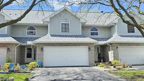 2205 Daffodil Dr, Crest Hill, IL 60403