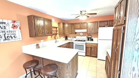 2205 Daffodil Dr, Crest Hill, IL 60403 photo 10