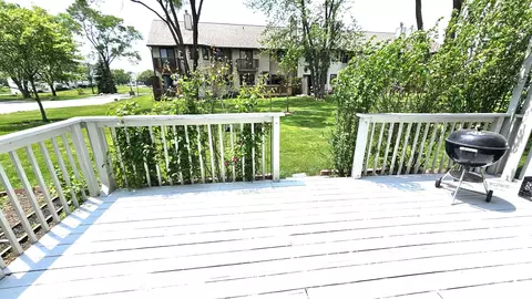 2205 Daffodil Dr, Crest Hill, IL 60403 photo 5