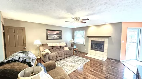 2205 Daffodil Dr, Crest Hill, IL 60403 photo 14
