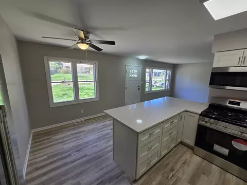 Living - 612 S Broadway St, Mchenry, IL 60050 photo 4 of 4