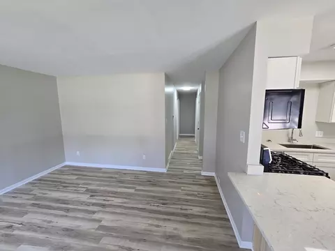 Entry Way - 612 S Broadway St, Mchenry, IL 60050 photo 1 of 3