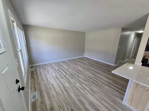 Living - 612 S Broadway St, Mchenry, IL 60050 photo 1 of 4