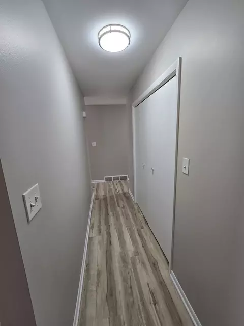 Entry Way - 612 S Broadway St, Mchenry, IL 60050 photo 3 of 3
