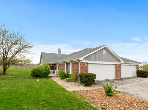 15806 Farm Hill Dr #4B, Orland Park, IL 60462