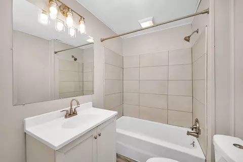 Bath - 850 E Washington St, Morris, IL 60450 photo 1 of 1
