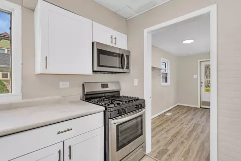 Kitchen - 850 E Washington St, Morris, IL 60450 photo 4 of 5