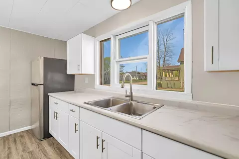 Kitchen - 850 E Washington St, Morris, IL 60450 photo 3 of 5