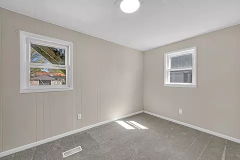 Bedroom - 850 E Washington St, Morris, IL 60450 photo 5 of 6