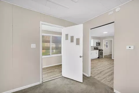 Entry Way - 850 E Washington St, Morris, IL 60450 photo 1 of 2