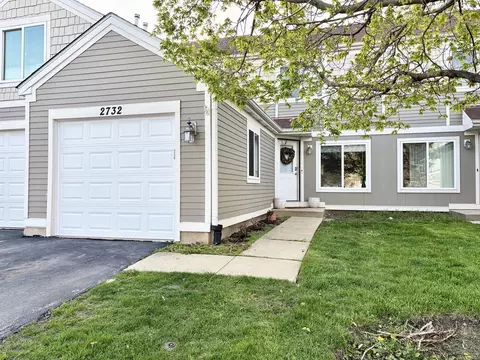 2732 Wilshire Ct, Aurora, IL 60502
