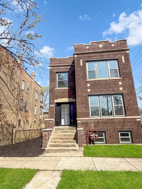7959 S Escanaba Ave, Chicago, IL 60617