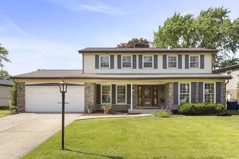 542 Stafford Ln, Glen Ellyn, IL 60137