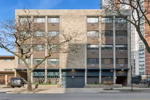 6121 N Sheridan Rd #4A, Chicago, IL 60660