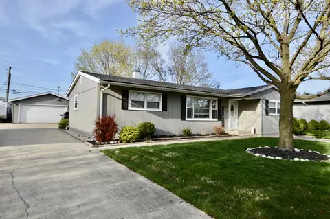 4910 Bonner Dr, Mchenry, IL 60050