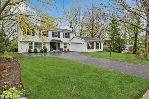 725 Timber Ln, Lake Forest, IL 60045