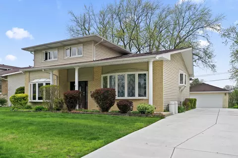 1820 Azalea Ln, Mount Prospect, IL 60056