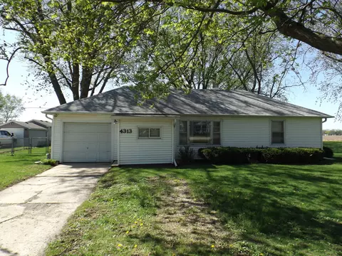 4313 Emerson Rd, Sterling, IL 61081