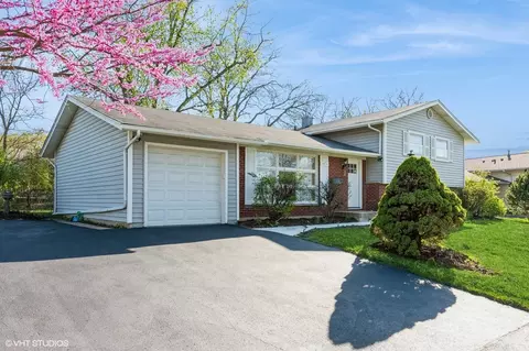 3213 Halsey Dr, Woodridge, IL 60517
