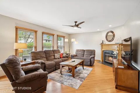 654 Cherrywood Dr, Wheeling, IL 60090 photo 10