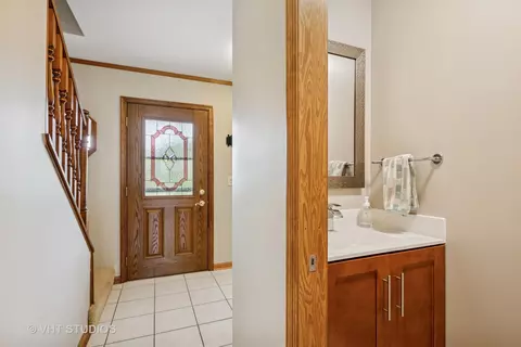 654 Cherrywood Dr, Wheeling, IL 60090 photo 19