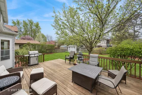 654 Cherrywood Dr, Wheeling, IL 60090 photo 21