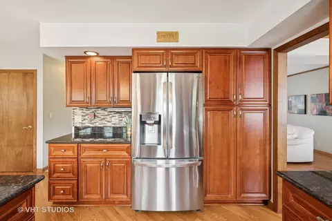 654 Cherrywood Dr, Wheeling, IL 60090 photo 6