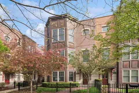 3012 W Newport Ave, Chicago, IL 60618