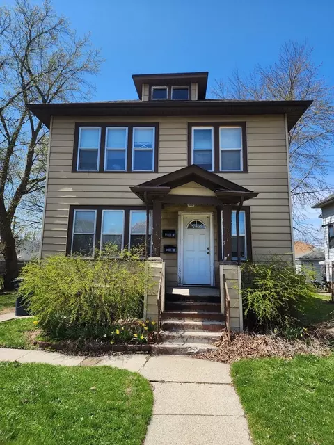 806 S Jackson St, Waukegan, IL 60085