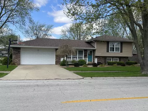 201 Meadows Rd S, Bourbonnais, IL 60914