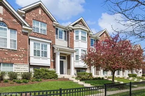2526 Dunraven Ave, Naperville, IL 60540