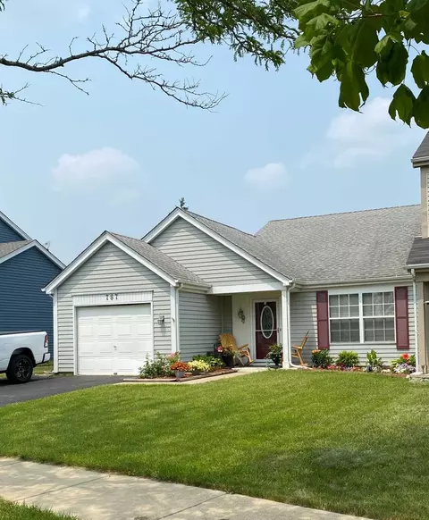 787 Stanford Ln, Carol Stream, IL 60188