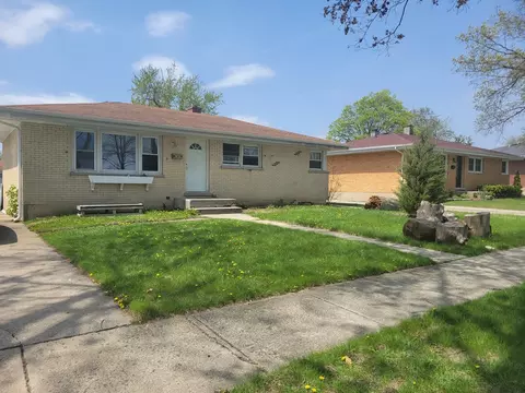 816 N School St, Addison, IL 60101