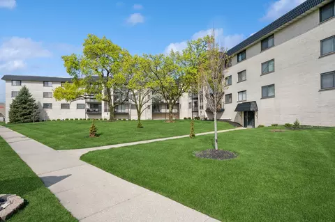 6950 W Forest Preserve Dr #316, Norridge, IL 60706