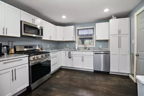 Kitchen - 4206 W Jean St, Kankakee, IL 60901 photo 3 of 3