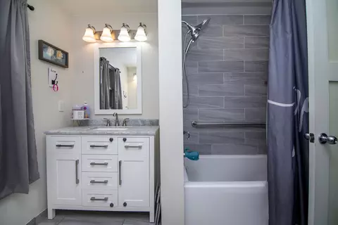 Bath - 4206 W Jean St, Kankakee, IL 60901 photo 2 of 2