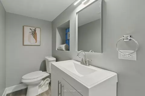 9221 S Lowe Ave, Chicago, IL 60620 photo 23
