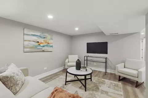 9221 S Lowe Ave, Chicago, IL 60620 photo 20