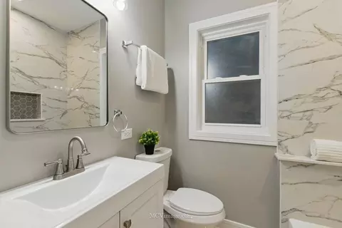 9221 S Lowe Ave, Chicago, IL 60620 photo 11